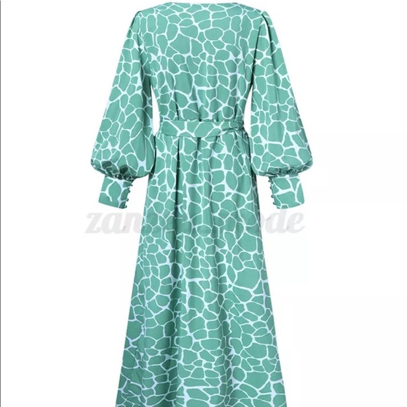 Bell Sleeved, Giraffe Print, Wrap Dress - Picture 12 of 15